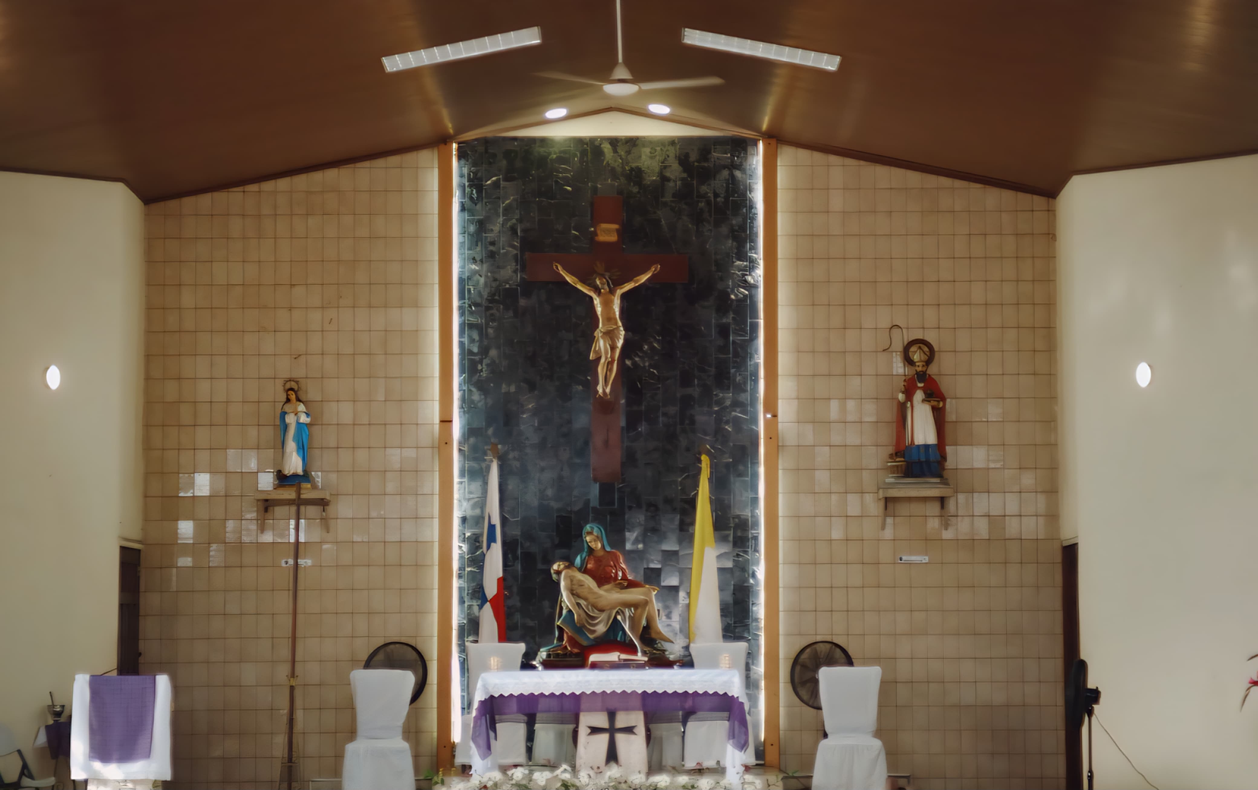 Interior de la Parroquia